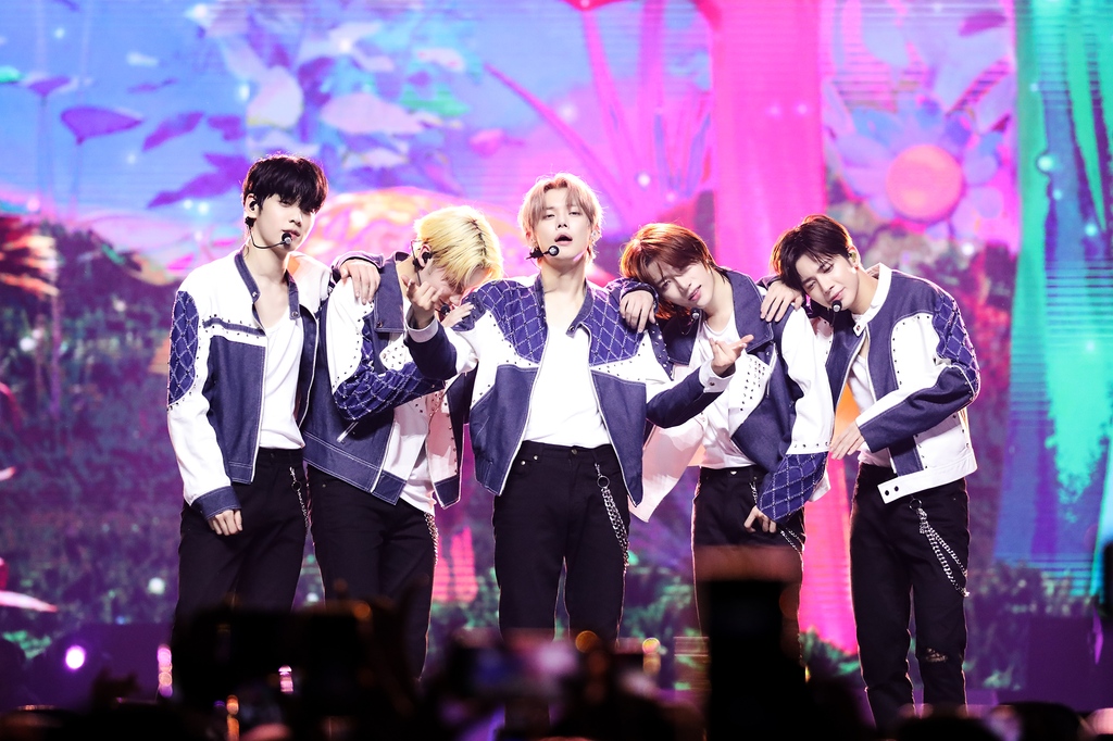 livenationph's tweet photo. Last night was amazing 🫰🏼 Here are some moments captured from TOMORROW X TOGETHER WORLD TOUR < ACT : SWEET MIRAGE > IN BULACAN😍

#투모로우바이투게더 #TOMORROW_X_TOGETHER #TXT #ACT_SWEET_MIRAGE #TXT_PHP_TOUR #Livenation_PH

📸 BIGHIT MUSIC https://t.co/oV5totadZf