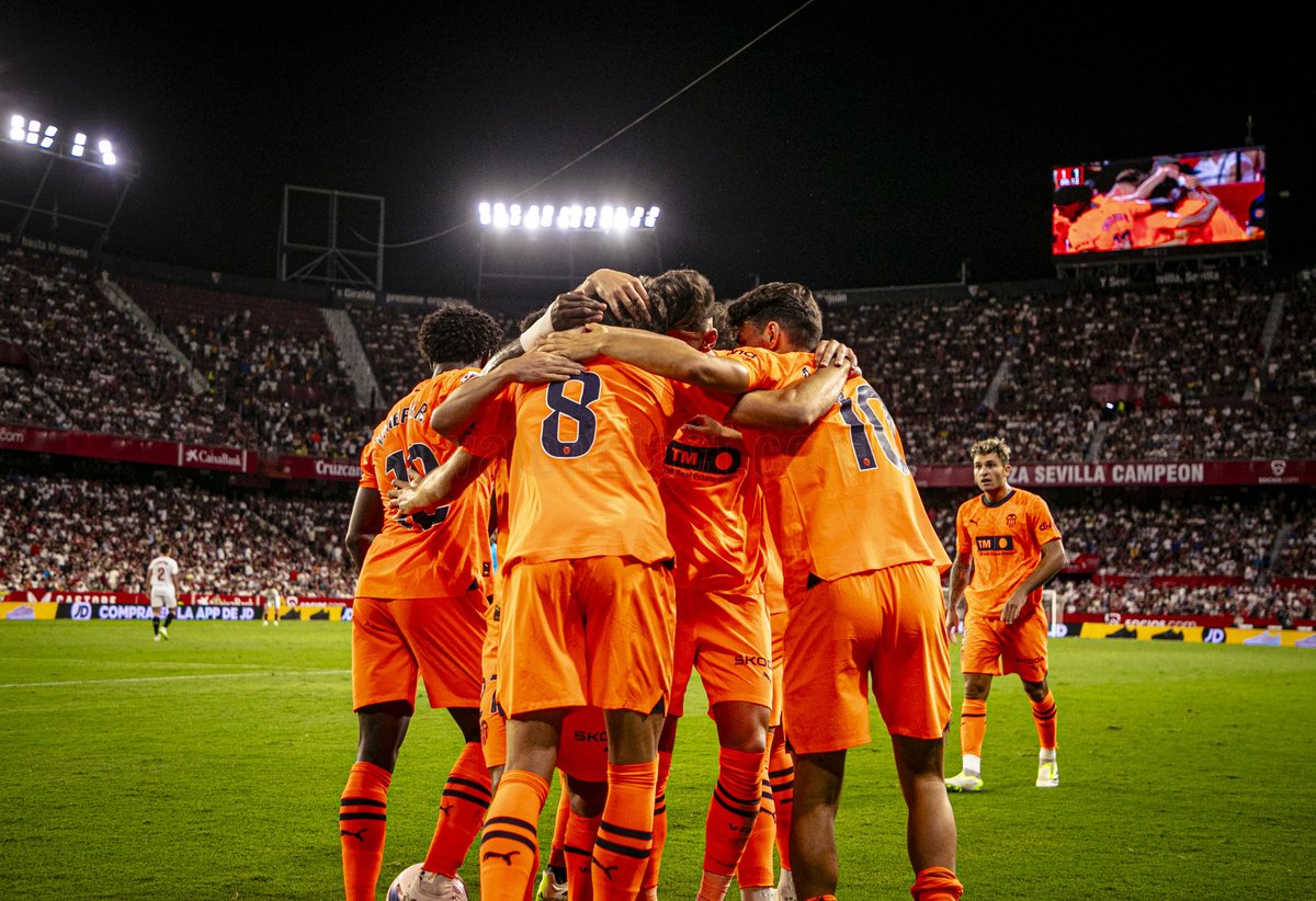 valenciacf's tweet photo. 🆕 Nueva semana
🦇 Nuevo objetivo

#ValenciaLasPalmas 🔜 https://t.co/J92RlBBaD4