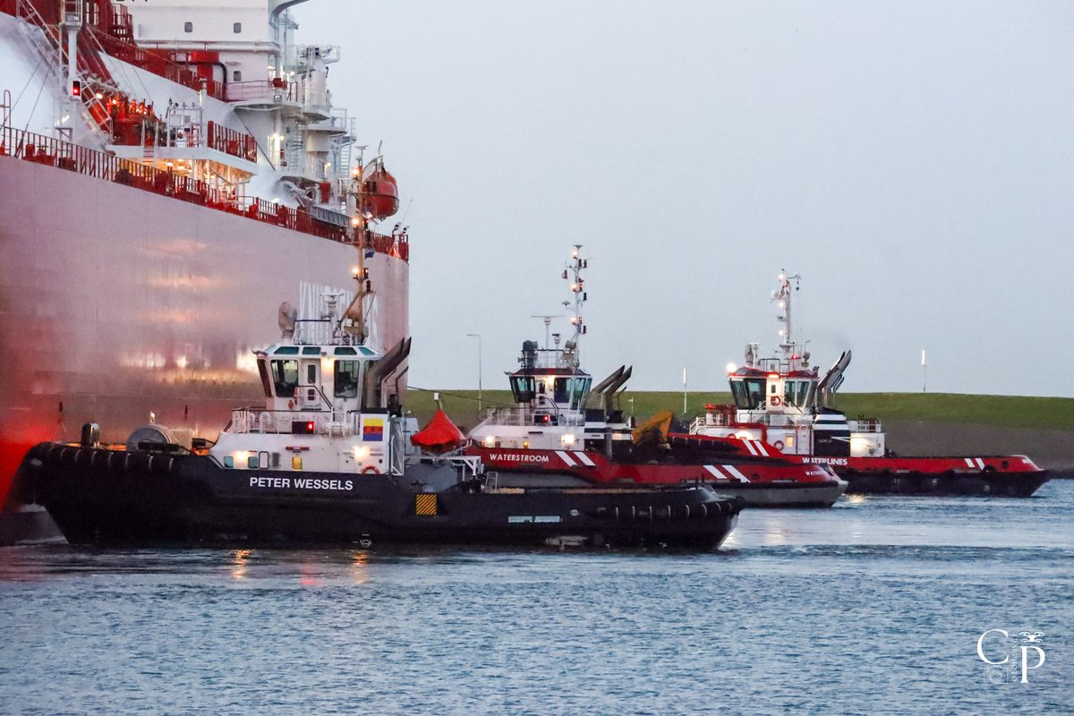 CjarlOtte's tweet image. 3 op een rij. 

#peterwessels #waterlines #waterstroom #lnktanker