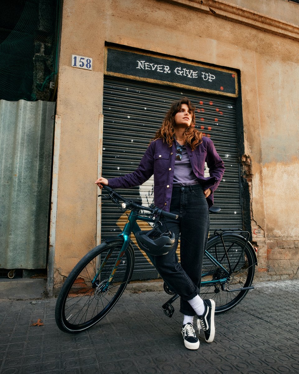 An e-bike that doesn't look like one. 🚲⚡🧐 The E-Sweep not only offers a dynamic urban experience, but is also a real eye-catcher. 
👉 bit.ly/3NJ0clk

#bergamontbicycles #bergamontesweep