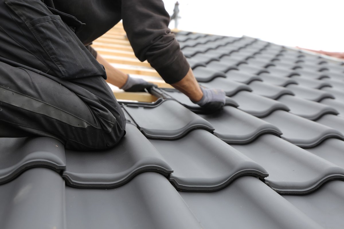 YariNader's tweet photo. Elevate your Brisbane home with BS Tiling's Roof Wizardry! 🔮⛏️ Discover a world where roofs transform into artworks. Repairs, installations – our mastery knows no bounds. Join the ranks of satisfied homeowners! 🌟🏡 #RoofWizard #BrisbaneTiling https://t.co/VQiJx6n35Q