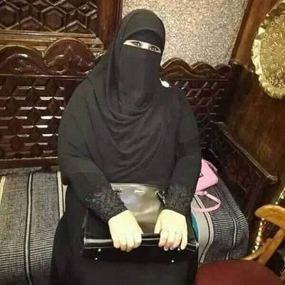 NajwaPsamih53's tweet photo. عليك أن تتعلم بـأن هناك قـوانين يجـب أن تـلتزم بهـا لتعيش  بشمـوخ🍃
ففي قـانون الكرامة 💖 غياب دائـم افضل مــن بقـاء بـلا تقديـر 🍃
والبـاب الـذي يغلق في وجهك عمدا 
إيـاك أن تطـرقـه مــرة ثـانية 🍃
فـحين تدق فـي القلب أجراس الكرامة 💞
كل المشاعر مجبرة أن تموت 🍃
🌹صباح السعادة 🌹 https://t.co/3eacmhyN58