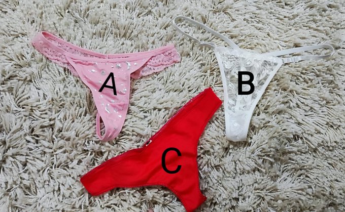 Buongiorno  #contestmachepiacere trova le mutandine 😂 Scegliete voi le mutandine che dovr&ograve; lasciare questa<a href="/tag/contestmachepiacere"class="tags">#contestmachepiacere</a><a href="/tag/lingerie"class="tags"><span>#lingerie</span></a><a href="/tag/motivationmonday"class="tags"><span>#motivationmonday</span></a><a href="/tag/retweet"class="tags"><span>#retweet</span></a>
