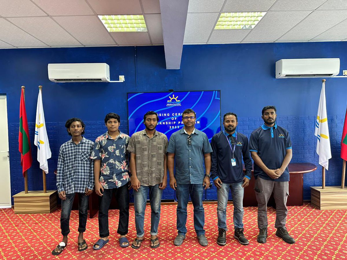 Portmv's tweet photo. Congratulations to all the interns at Hithadhoo Port Limited who just completed the #PortInternshipProgram
We recognize the tremendous amount of effort you have put over the past few months and we are in awe of your dedication & commitment — we wish you all the best. https://t.co/UZP3jZF0w5