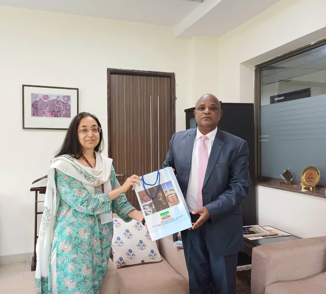 H.E. Demeke Atnafu met Mrs. Abhilasha Joshi, Additional Secretary, Development Partnership Administration of Ministry of External Affairs of India and discussed ways of strengthening Indian Technical and Economic Cooperation (ITEC) program to Ethiopia.
#EthiopiainIndia #Ethiopia