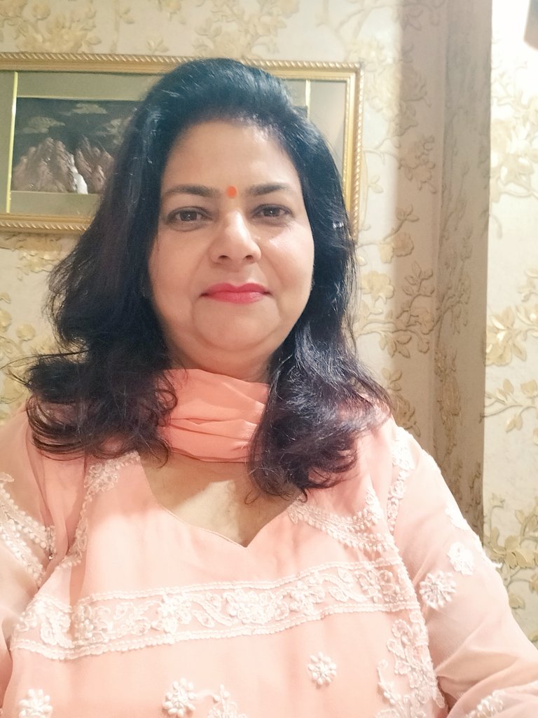 झुको उतना जितना सही हो।। बेवजह झुकना दूसरों के अहम और वहम दोनों को बढ़ावा देता है जय समाजवाद जय अखिलेश 🇧🇾🇧🇾🇧🇾