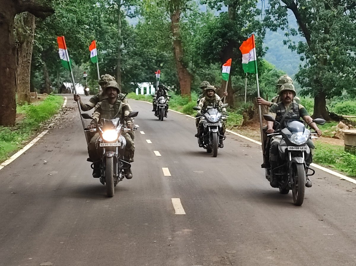 BSFODISHA's tweet photo. "Har Ghar Tiranga"
The freedom we enjoy today is the result of the blood, sweat and tears given by our bravehearts for the country. Let’s honour their sacrifices.
#AzadiKaAmritMahotsav 
#BSF 
#Meri_Maati_Mera_Desh 
#HarGharTiranga 
#BSFOdisha https://t.co/kUsFIuOePJ