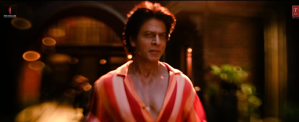 Thyview's tweet photo. #Cheleya from #Jawan has us all hooked 👌👌😍😍

@anirudhofficial's enchanting melody combined with @iamsrk's dapper charm & the sizzling chemistry between #Nayantara and #SRK make this a must-listen, this melody will rule your playlists for sure♥️♥️

https://t.co/r3vEmaEdOq

https://t.co/yZoI3oomHh

https://t.co/RtKDnVLomn

#Jawan releasing worldwide on 7th September 2023, in Hindi, Tamil & Telugu
