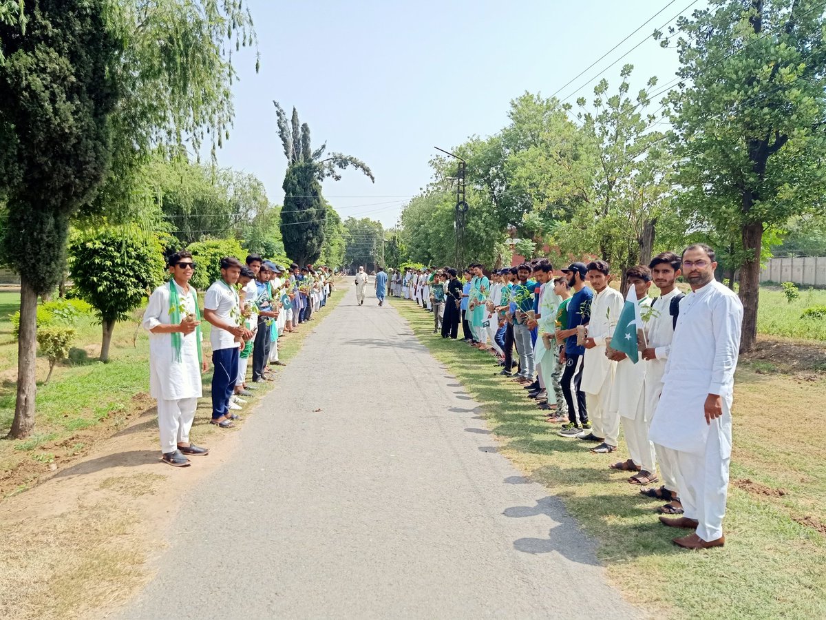 GovtSargodha's tweet photo. PLANTATION BY STAFF &amp; STUDENTS ON THE EVE OF 76TH INDEPENDENCE CELEBRATION DAY TODAY AT GCT PAF ROAD SARGODHA
@ICIDPunjab @punjab_tevta @UsmanAl86735004 @AkhtarAbbasBha3 https://t.co/iw8w6tUZRh