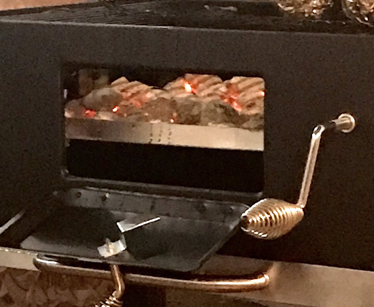 8txarly's tweet photo. Viendo cómo se apaga el fuego….. https://t.co/NeuHtAdjuu