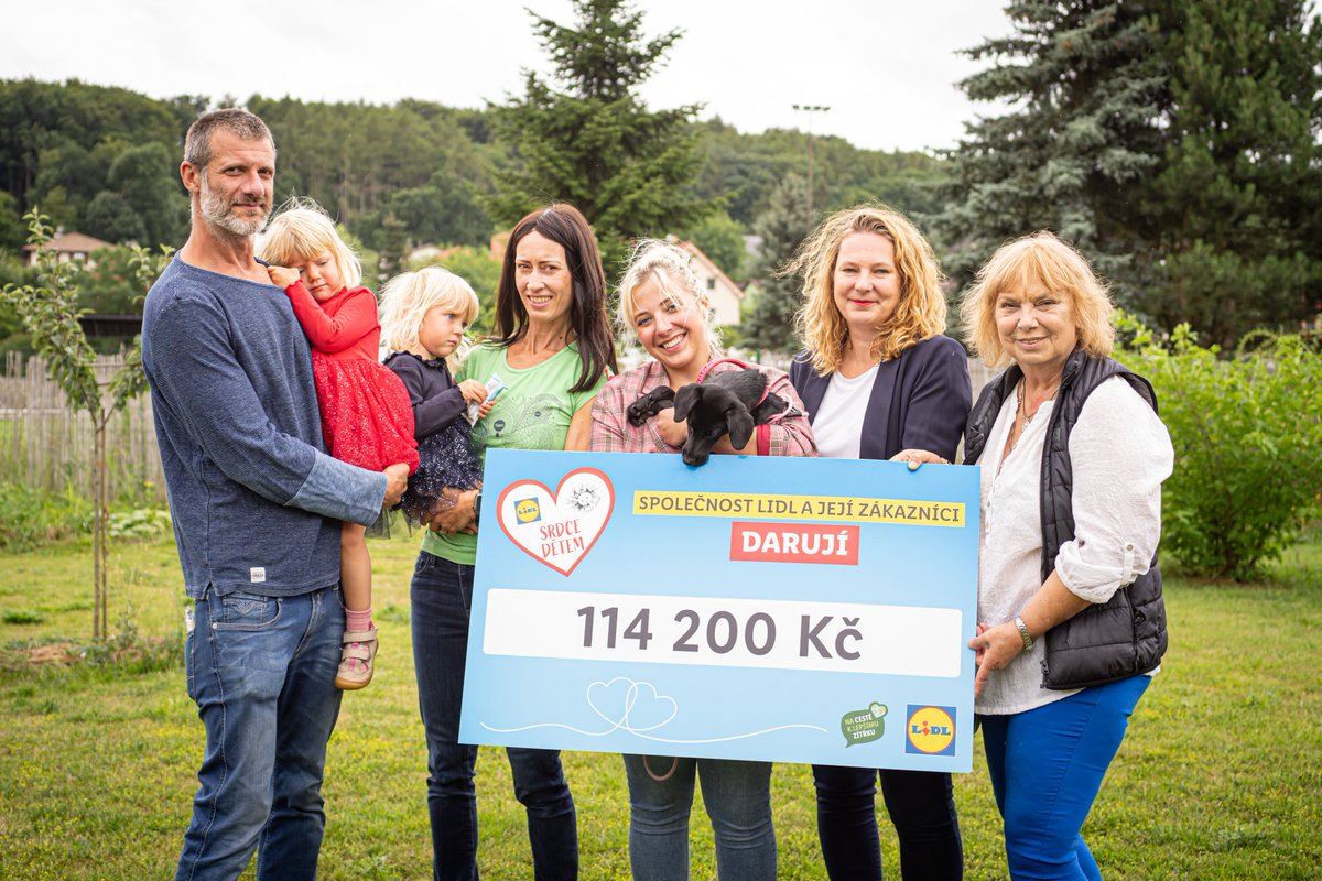 Pomohli jsme rodině tříletých dvojčat Ley a Olívie. Holčičky trpí poruchou autistického spektra a péče o ně není vůbec jednoduchá.  Jak s touto diagnózou žít a zvládnout ji dokonce dvakrát, se rodina učí v Centru terapie autismu. Jsme rádi, že pomáhá i naše sbírka Srdce dětem.