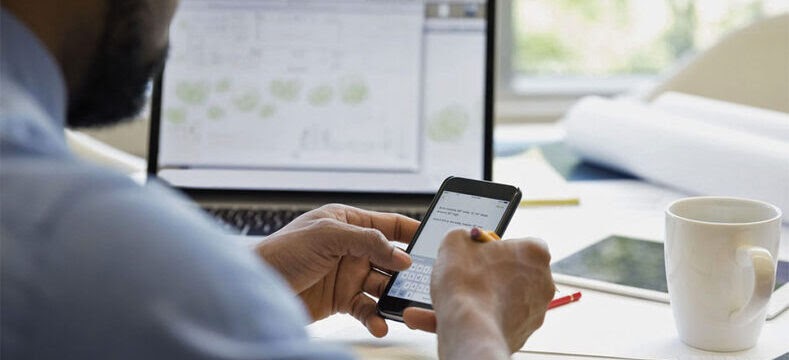 MSL_CGT's tweet photo. La ley que obliga a todas las empresas a dar un móvil a sus empleados https://t.co/UNRCFF47Kb https://t.co/rSm7EWPj6d
