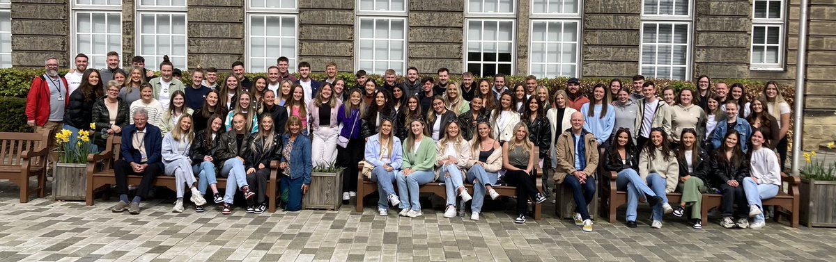 pedagogypaul's tweet photo. From last day @UoE_PE &amp; #UoEPGDEPE to first day as teachers. Enjoy. Experiment. Get involved. Be kind. Make connections. 🙌 https://t.co/bK7Up5LW0Y