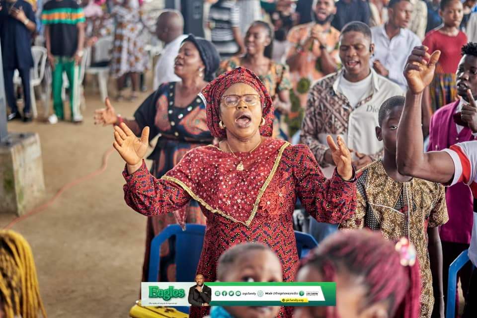 GICfamily's tweet photo. Pictures from the "tent meeting" at the Altar of Mercy ground.
Father we thank You for a beautiful time in Your presence.
#gatewayinternationalchurch #sundayservicepost #exploreeeeeepage #kingdomofGod #christian #georgeizunwa #PGIsaid #gicfamily #sundayquotes #Eagles https://t.co/2YtgCPryEh