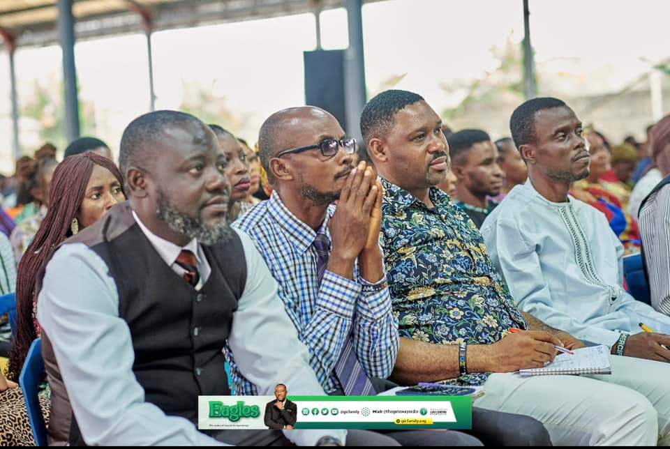 GICfamily's tweet photo. Pictures from the "tent meeting" at the Altar of Mercy ground.
Father we thank You for a beautiful time in Your presence.
#gatewayinternationalchurch #sundayservicepost #exploreeeeeepage #kingdomofGod #christian #georgeizunwa #PGIsaid #gicfamily #sundayquotes #Eagles https://t.co/2YtgCPryEh