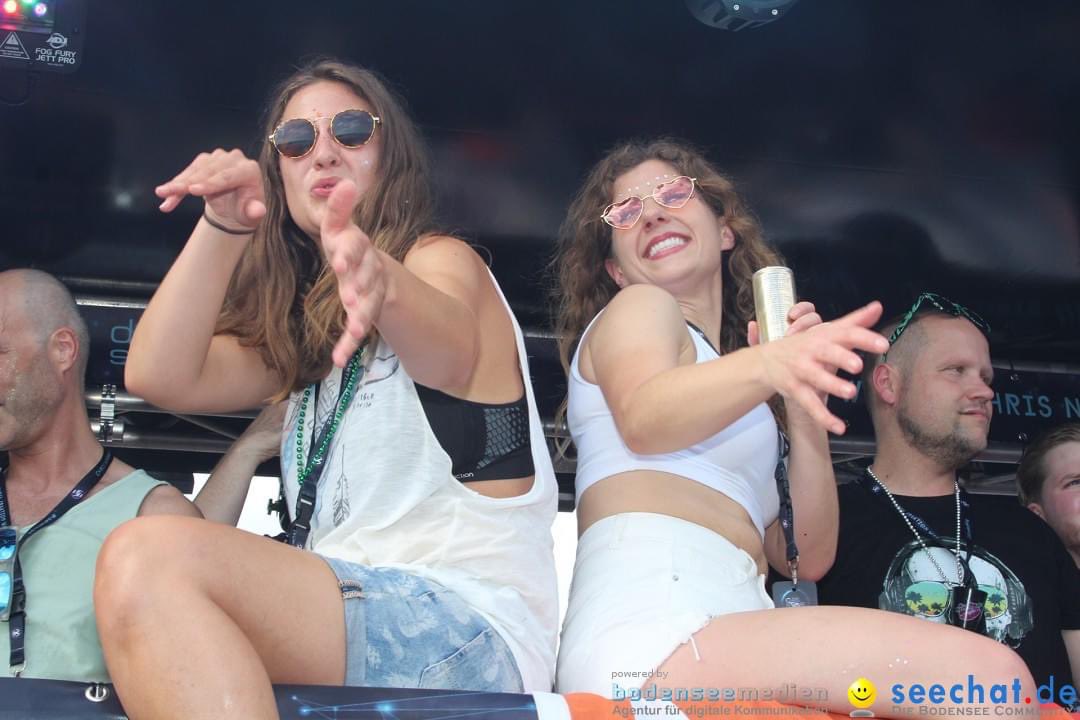 seechat's tweet image. #Streetparade 2023 mit dem Motto #Iwish
In Zürich. Alle Fotos auf seechat.de