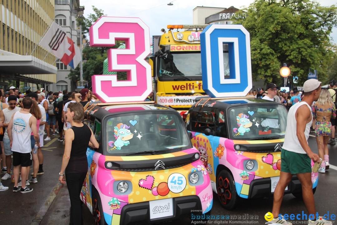 seechat's tweet image. #Streetparade 2023 mit dem Motto #Iwish
In Zürich. Alle Fotos auf seechat.de