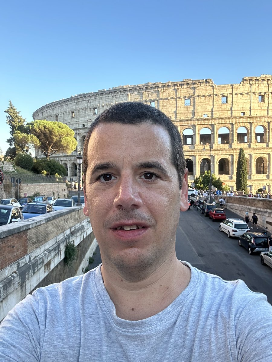 Kolos32484189's tweet photo. #italy #Italy #Colosseum #Colosseum #Rome #Roma #olaszorszag #iloveitaly https://t.co/lukUPEDXW6