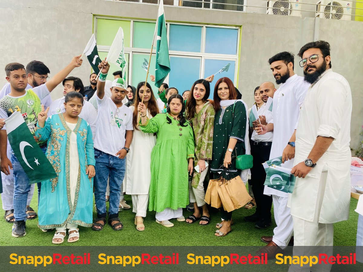SnappRetail's tweet photo. Team SnappRetail celebrated this Independence Day at the KDSP. 
We have pledged to support inclusivity and all causes that promote such initiatives after all Pakistan is for all. Happy Independence Day!
#pyaarbanto #snappretail #independence #kiryana https://t.co/o6tLki6r58