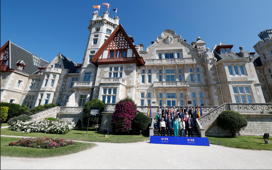 EuChemS's tweet photo. 🤝🧪 #Diplomacy and #ExternalAction in #science crucial for EU #research
Last month, #EU Science ministers met informally in Santander, Spain to Discuss these topics - read about this meeting in EuChemS magazine ⤵️
https://t.co/HU2yV1l0ZY https://t.co/Sfd3ocqD4e