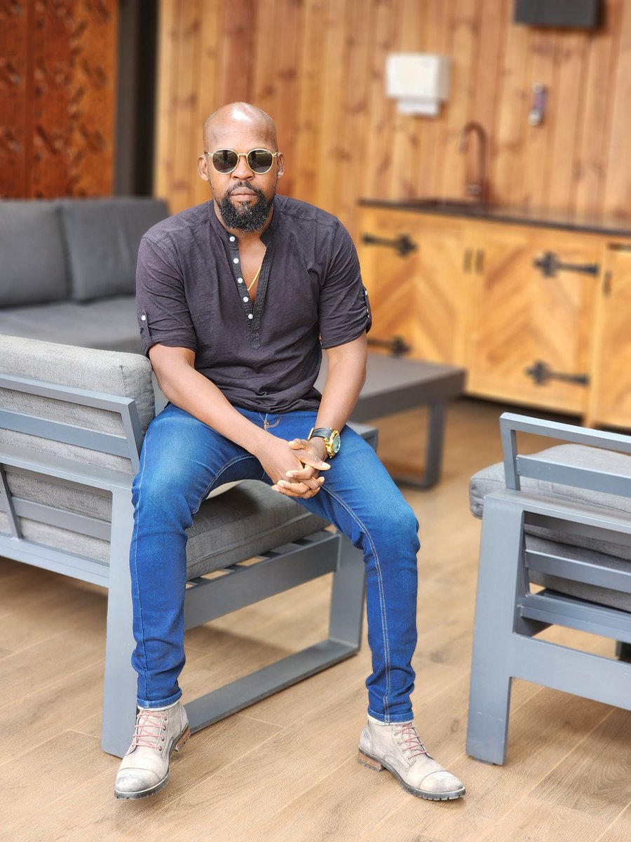 omwambaKE's tweet photo. JUST IN :
Radio Presenter Alex Mwakideu leaves Milele FM after 5 years.
Guess where he's heading to next?
Radio 47 or? https://t.co/IRqhcU3nOC