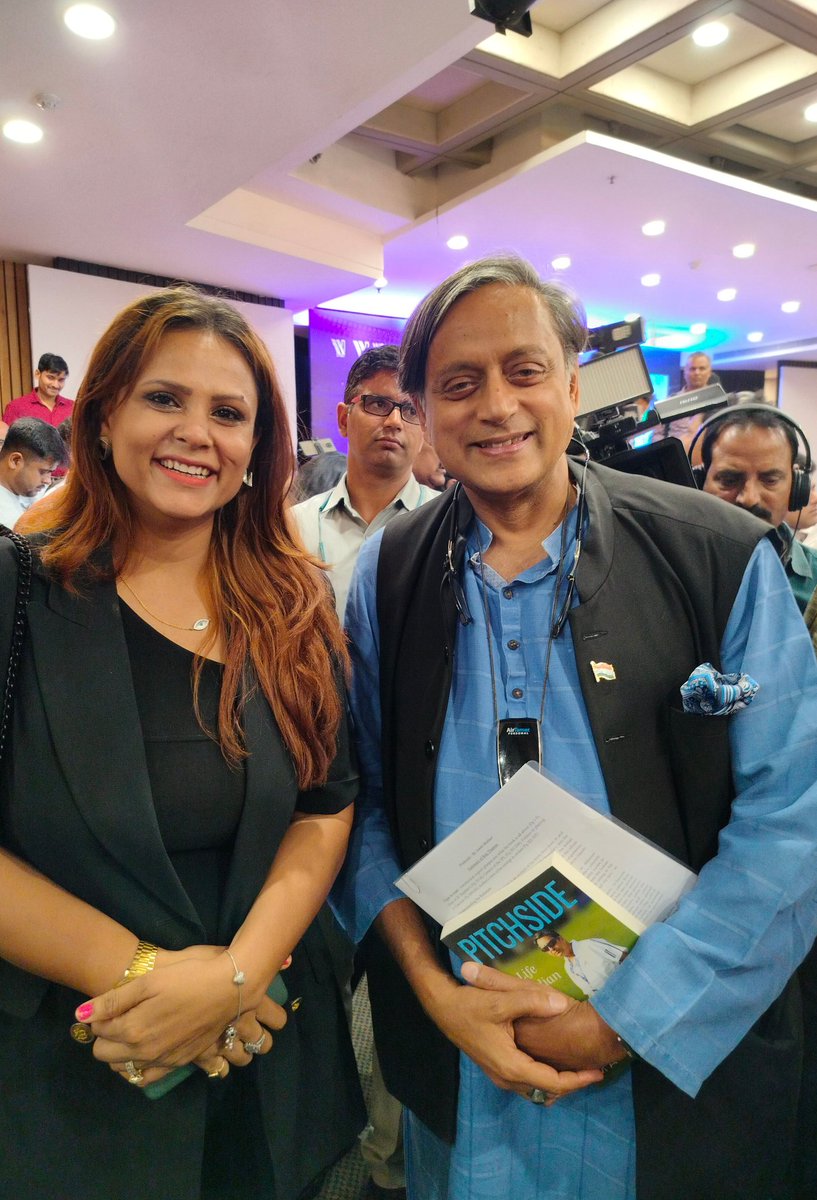 nishaasingh8130's tweet photo. It was a book launch program at India international centre
@ShashiTharoor https://t.co/MEmZYxmaKm