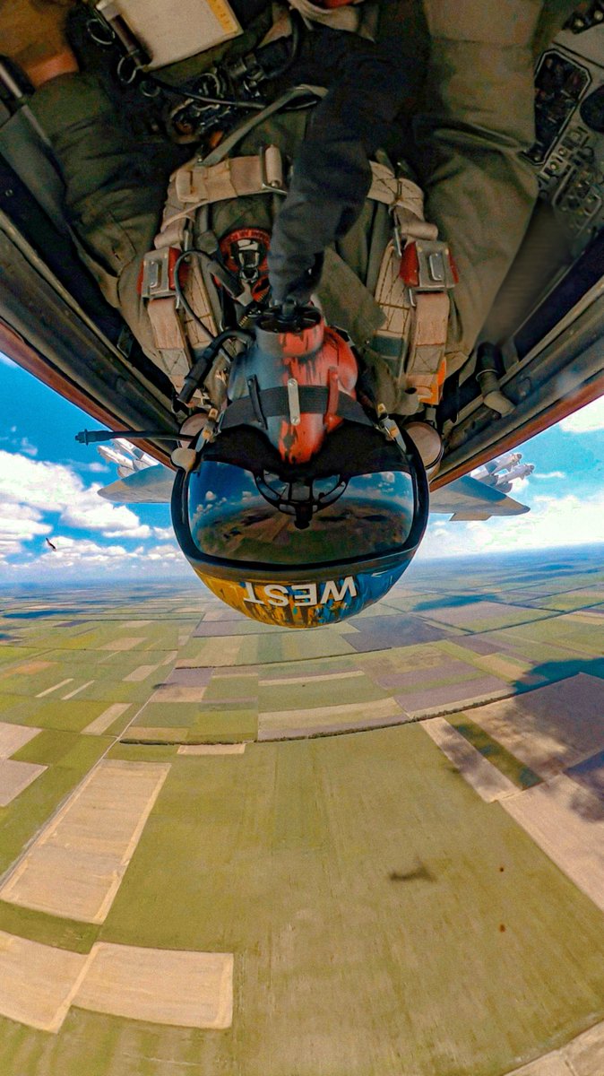 KpsZSU's tweet photo. Start the new week with our MiG-29 pilot ✈️ https://t.co/sD7O8oDp4r