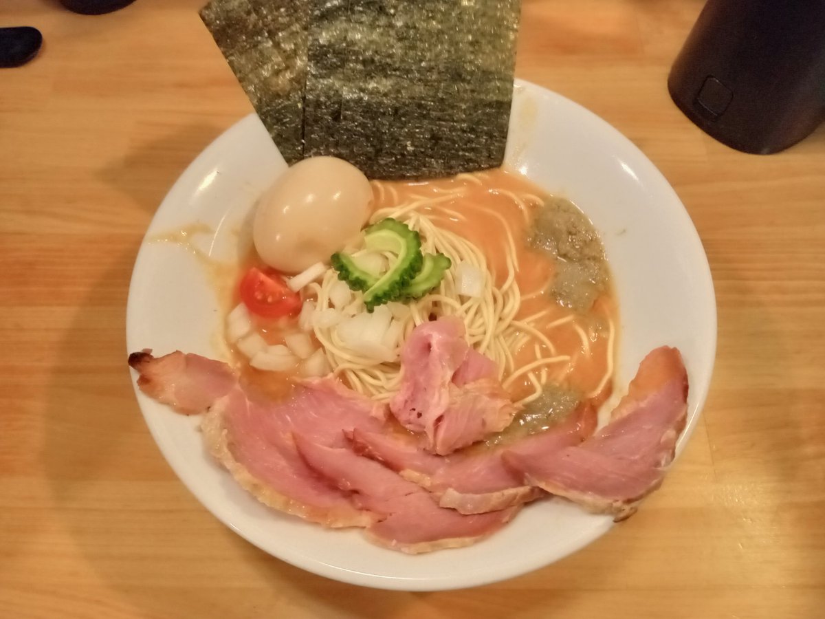 naoniini7022's tweet photo. 超濃厚渡蟹哲也🦀を頂きたく雨や台風心配でしたが☔🌪️早起きして伺いました🙌夏休みが1日しか無いので横須賀巡りしたかったのですが平八さんと駅の往復で俺の夏休みは終わりました🍜✨ご馳走様でした🙇またＴシャツ受け取りの際に伺います👕
＃横須賀平八
＃煮干し平八 https://t.co/SQurWshQ5S