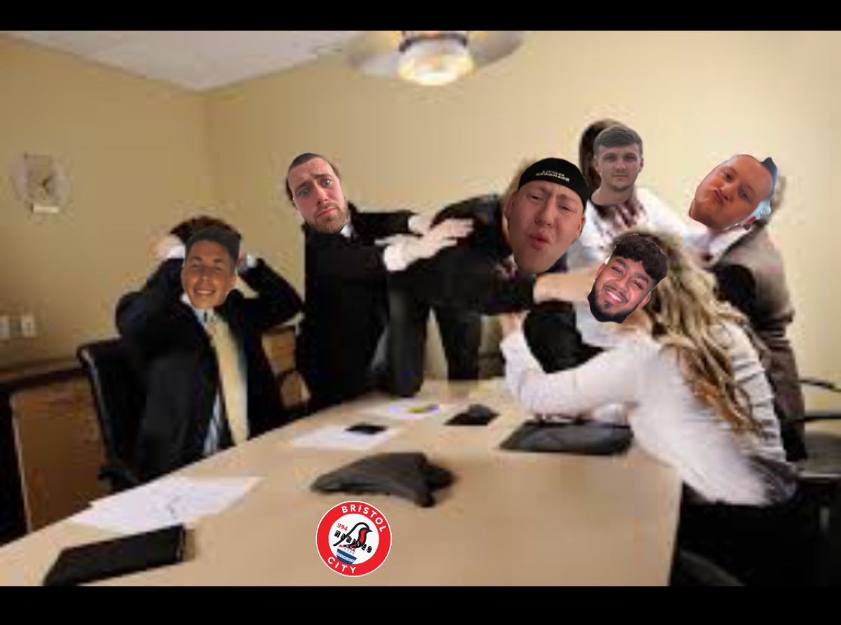 bcfc_marines's tweet photo. Everyone got the hairdryer treatment from Boss Fergie, sorry Ellis🤺

The beef has now been eaten and is over https://t.co/sIdC8d8uV2