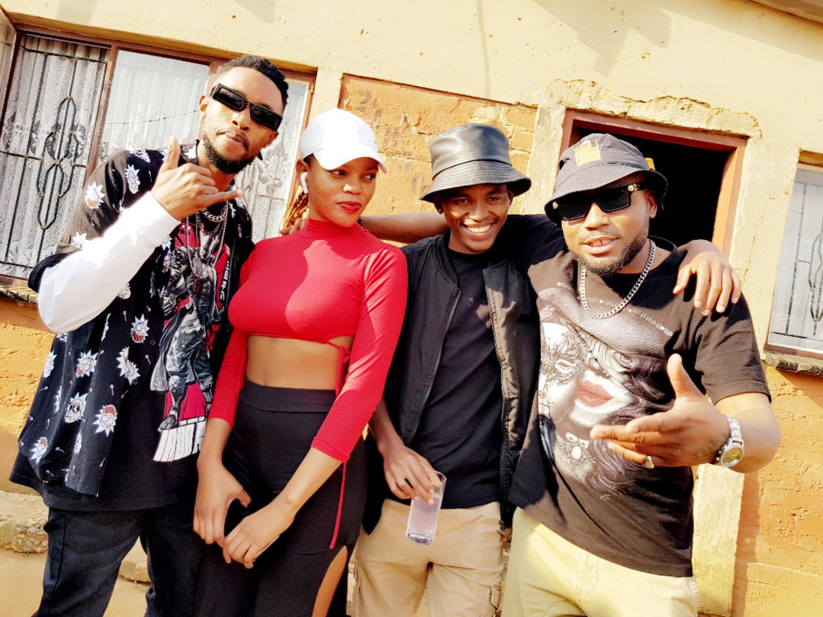 CheezGawd_'s tweet photo. Cheez Gawd × Ceeka RSA × Fire mlilo 🎹🎬🔥 https://t.co/xoSyHEXiSF