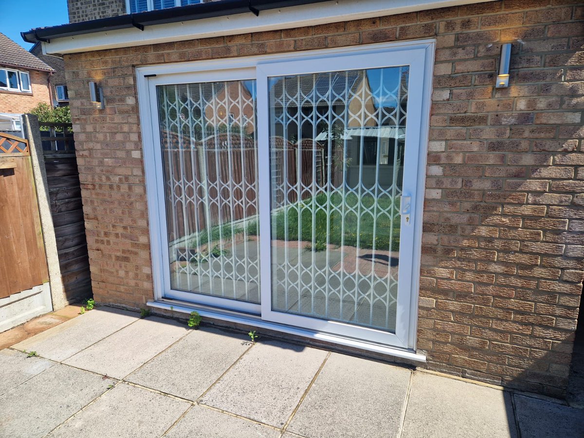 IKSLocksmiths's tweet image. Sliding patio door secured with Side stacked collapsible grille and 3 star Euro cylinder lock in Romford in Essex

Call us on 02032841045

#HighSecurityLocks #highsecuritygrilles #mlalocksmith #highsecurity
