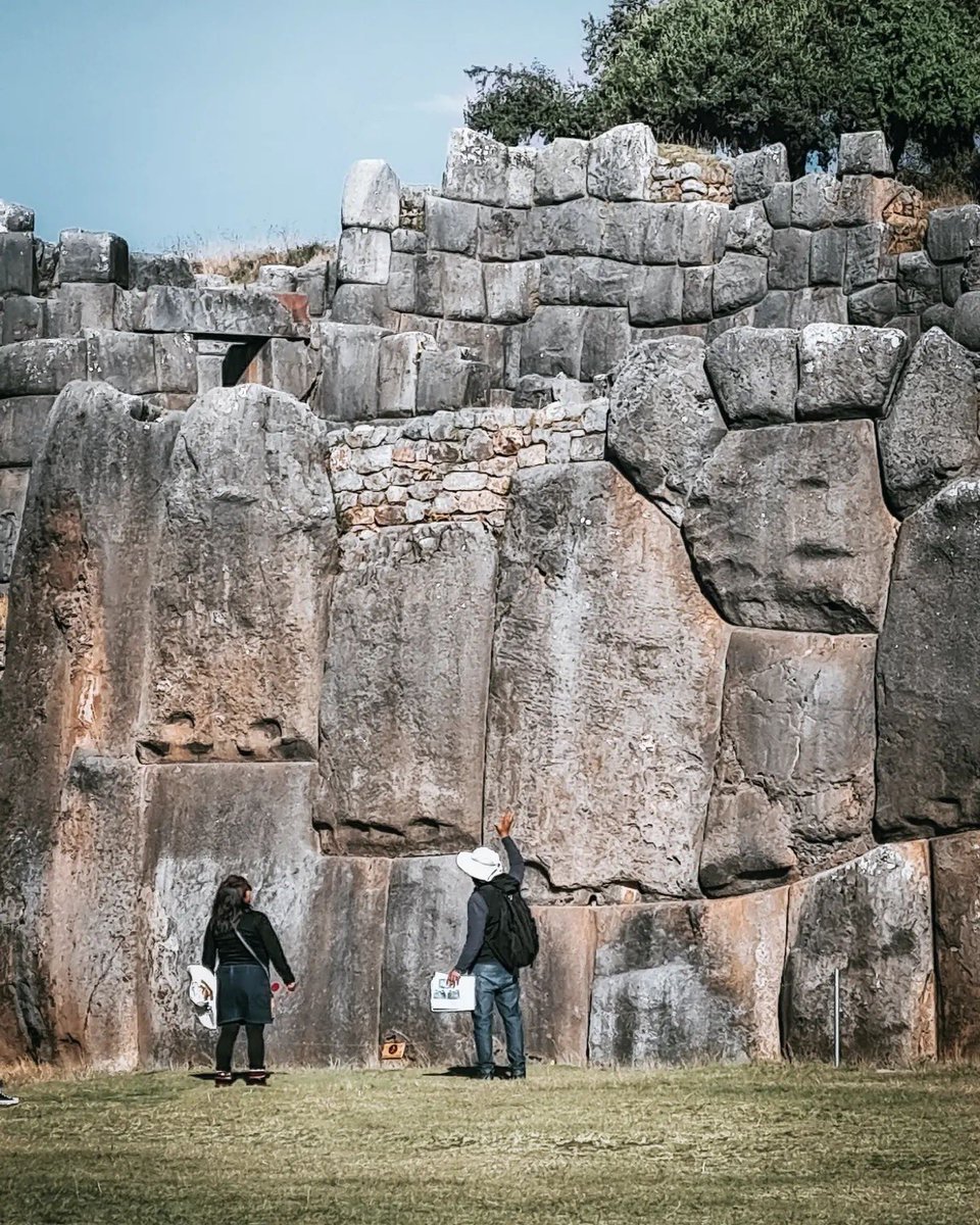 Ancient people definitely had a knowledge and skill set that we have lost with the advancement of technology. Maybe the construction of the Earth Pyramid will help us to regain some of these lost talents #History #Art #photograghy #Construction #Culture <a href="/DiscoverMag/">Discover Magazine</a> <a href="/Bahumuth/">Lost History</a>