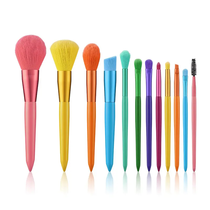 colorful makeup brushes
#makeupbrush #cosmetics #manufacturing #customization #oem