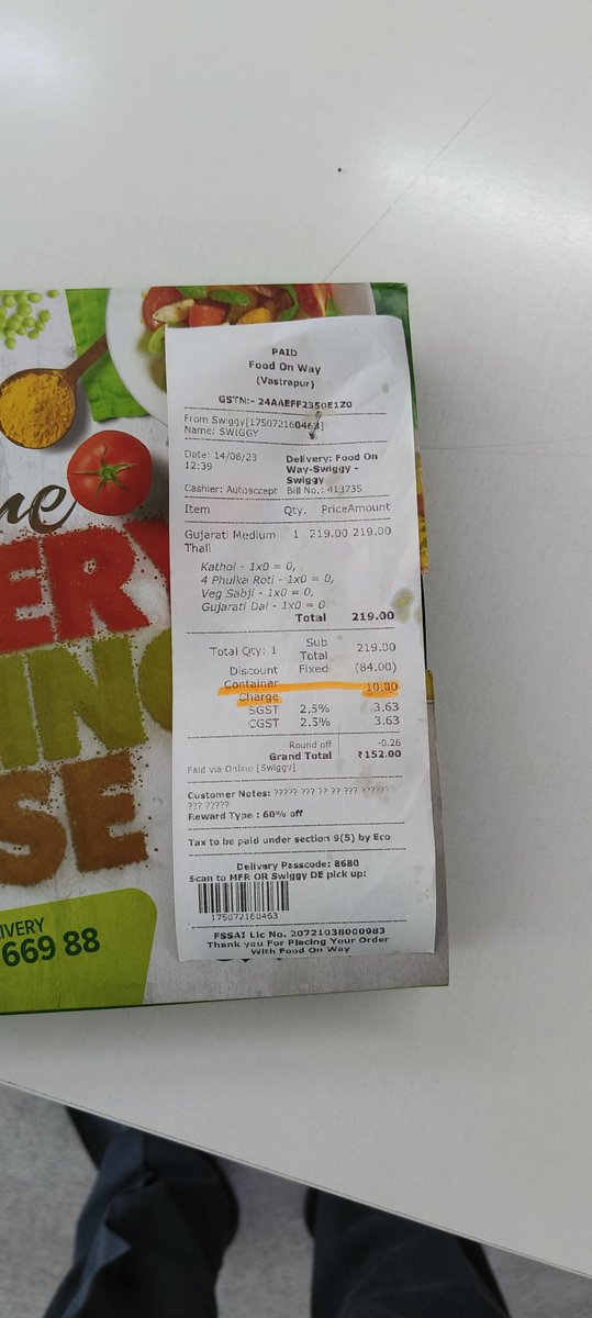 nirala_hemant's tweet image. Why are you guys charging container fees? 
Why is it not showing when on swiggy app we select the food and proceed to pay?
Is this not cheating?
#SwiggyCheats #WrongContainerCharges