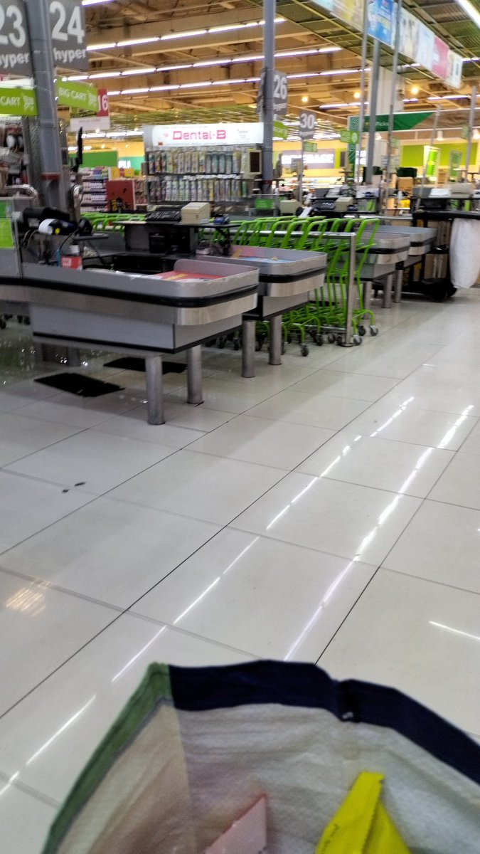 Maharli91929's tweet image. Hi @SMmalls asan n Po un monitor for buyers to see the price sa checkout counter?  Most price ar different from the display stand upon checkout. @DtiPhilippines beke nman pwd Ibalik  #SMHypermarket #SMCenter