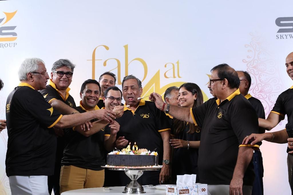 Skyways_BD's tweet photo. A glimpse of the spectacular 40th-anniversary celebration of Skyways Group. 

Here's to 40 years of excellence, and an even brighter future ahead!

#MovingWithYou #SkywaysBangladesh #SkywaysGroup #FabAt40 https://t.co/9SmnDVqQtq