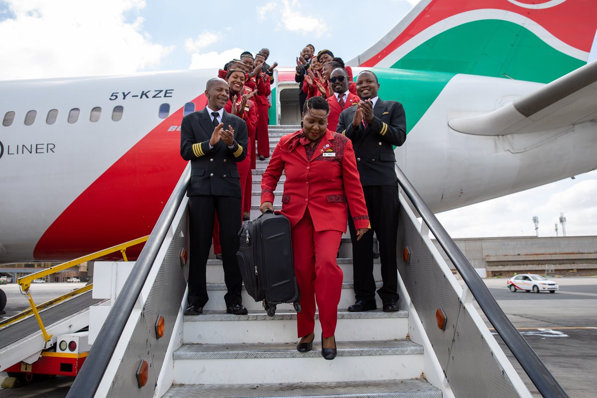 KenyaAirways's tweet photo. After nearly 38 years in the skies, Flight Purser Alice Waweru concluded her remarkable journey with the #PrideofAfrica. Her tenure as cabin crew came to an end with a final flight to JFK, New York... Follow thread... https://t.co/sxZmm3Yz2r