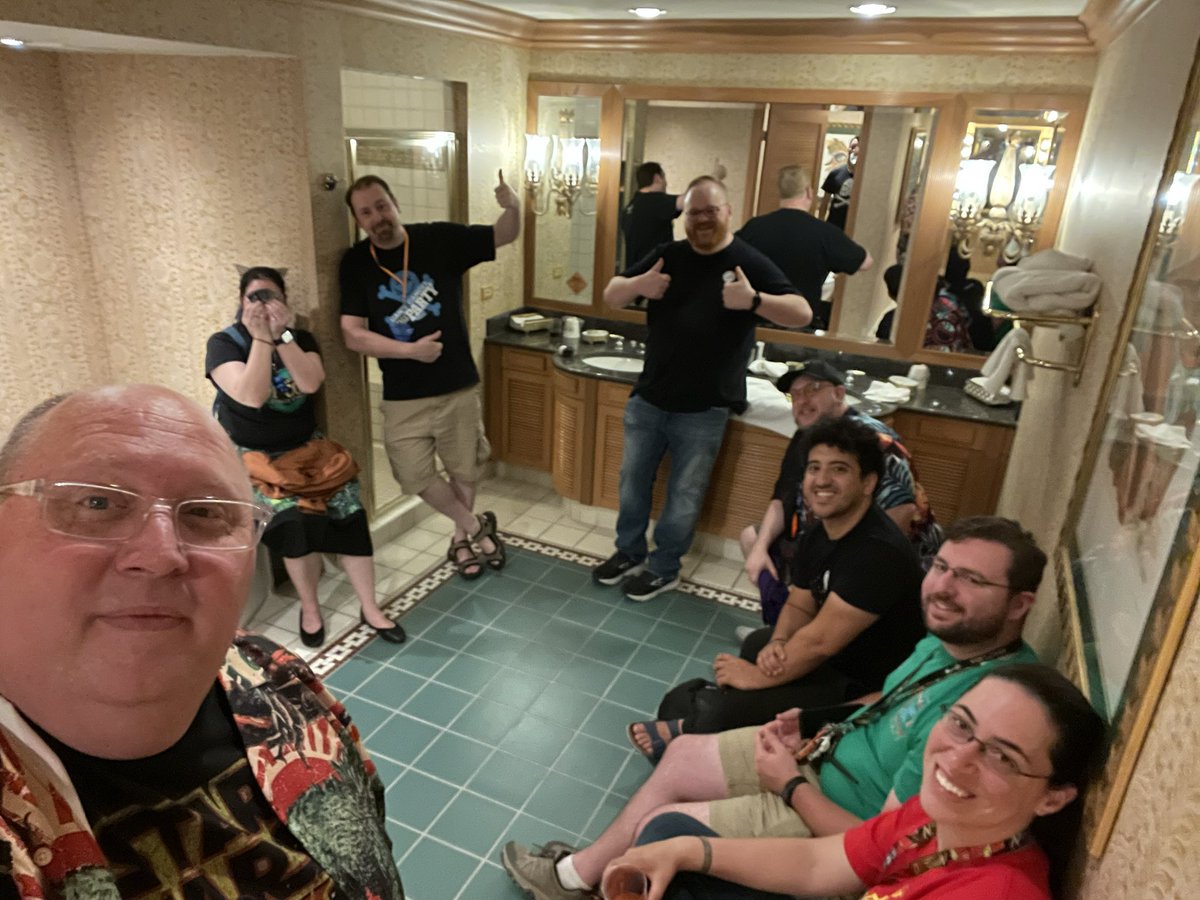 dallasdefcon's tweet photo. @TelephreakBadge @Telephreakparty #showercon

Showercon has started. https://t.co/xYyVUzLDdq