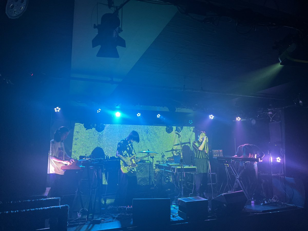 THE_NOVEMBERS's tweet photo. TYNTリハーサル中。美しい。 https://t.co/IjwKx6fNlK