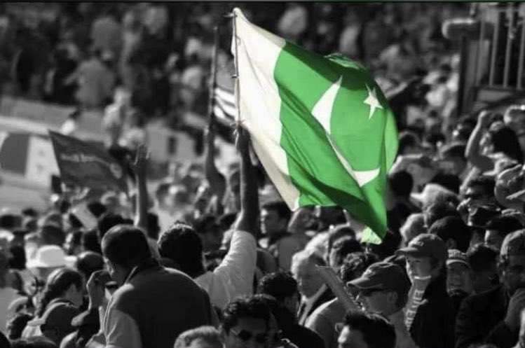 adv_falak's tweet photo. Haterd is not for this Flag/Country but for those who run it. May Allah talah mercy on this holy land🇵🇰 https://t.co/6ubDEXl5Ng