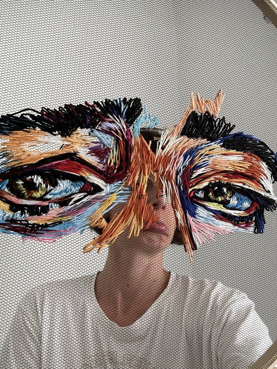 byebrucinar's tweet photo. Embroidered on tulle 💁🏼‍♀️
-40cm 

#artwork #embroidery #ArtistOnX #ArtOfTheDay #art https://t.co/2dKbaFIKcj