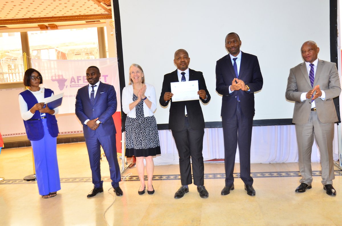 AfenetRdc's tweet photo. Ceremonie de graduation, remise de brevet de nos apprenants en epidemiologie de terrain FETP DRC. https://t.co/bMdA4OyoxI