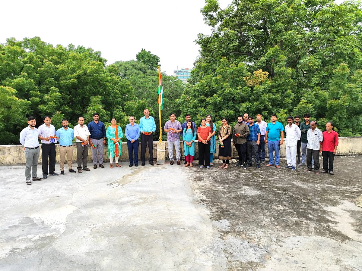IDPL_INDIA's tweet photo. celebration of #HarGharTiranga  abhiyan at IDPL https://t.co/Sa1I5167s5