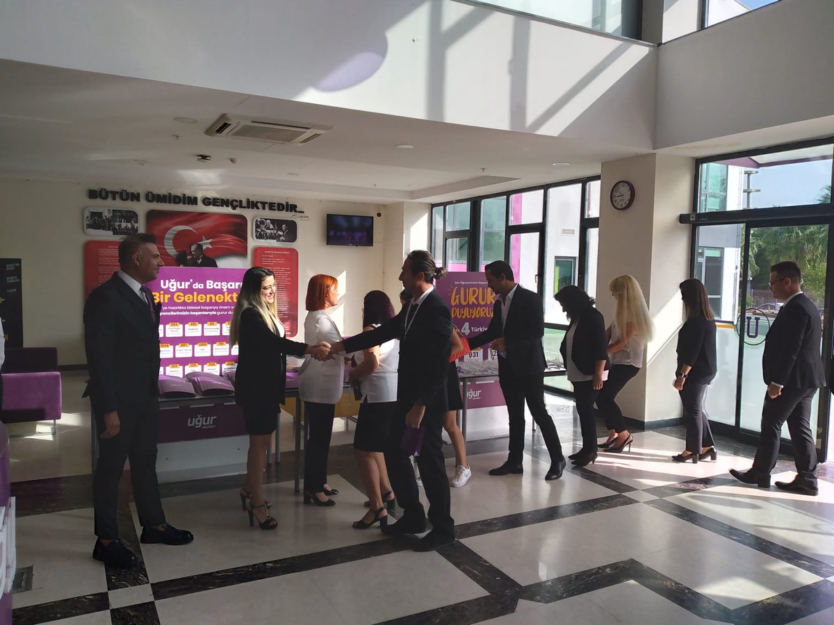 konyaaltiugur_'s tweet photo. 2023-2024 eğitim öğretim dönemi Ağustos ayı hizmet içi eğitim programımıza öğretmenlerimizle birlikte enerji dolu bir şekilde başladık✨ 
Yeni dönemin önce sağlık ardından huzur ve başarılarla dolu geçmesini dileriz.💜
#BizBüyükBirAileyiz https://t.co/sQQDujVuBh