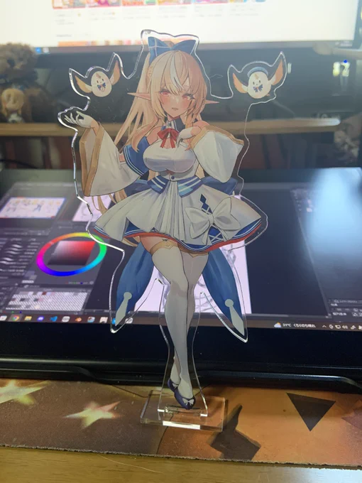 戦利品6 ドカンテさんのフレアちゃんアクスタ+ポストカード まーーじで質感最高 アクスタは表情も肉感もめちゃくちゃ好きだしポストカードはエモいし清楚だしデカいし(?!) デスクに飾るとめちゃくちゃ映えてドカンテさんグッズ作るの天才かと思いました 次はもっとグッズ爆買いします(งД)งウオー