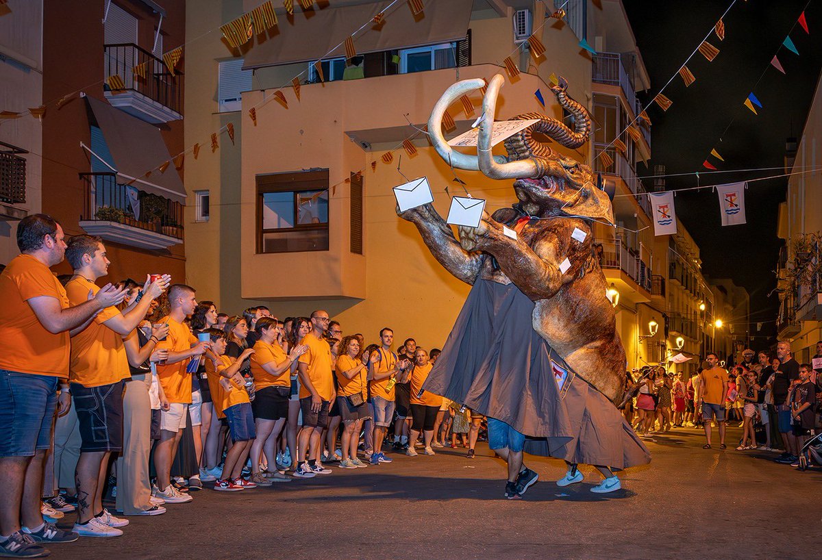 laCanonja's tweet photo. 👉🏻 Qui ho diria que ja fa DOS DIES de la nostra estimada DESPERTADA 😢

Mentre espereu la de 2024… us deixem un recull d’imatges que segur que us agradarà 💥

📸 Lila Alberich Fotografia

#lacanonja #festamajorlacanonja2023 https://t.co/sUn6uJMT8w