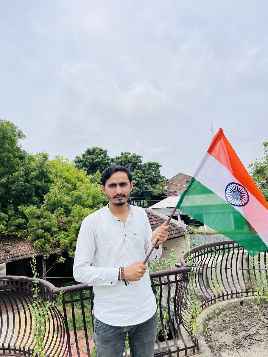 Darshan_kharsan's tweet photo. હર ઘર તિરંગા અંતર્ગત ચાંગા ગ્રામ પંચાયત ખાતે તિરંગો લહેરાવ્યો.
#HarGharTiranga2023 https://t.co/vuijU0zwc0