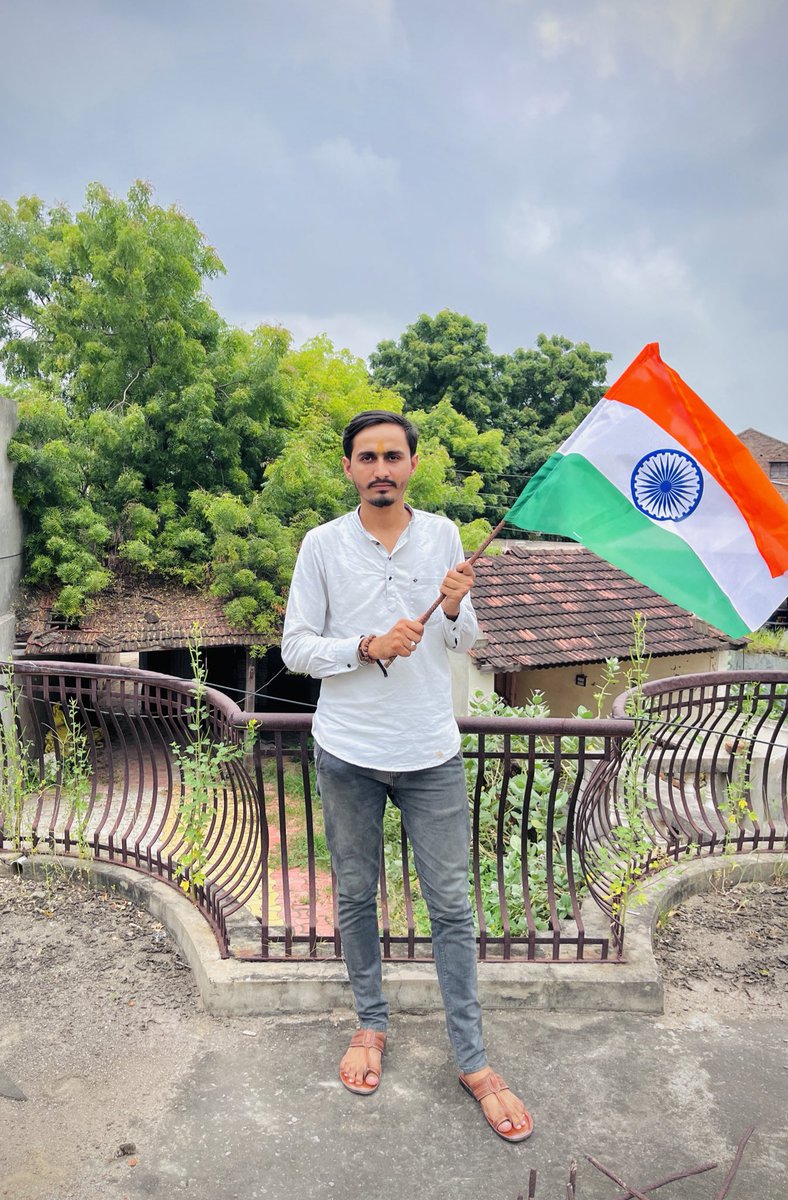 Darshan_kharsan's tweet photo. હર ઘર તિરંગા અંતર્ગત ચાંગા ગ્રામ પંચાયત ખાતે તિરંગો લહેરાવ્યો.
#HarGharTiranga2023 https://t.co/vuijU0zwc0