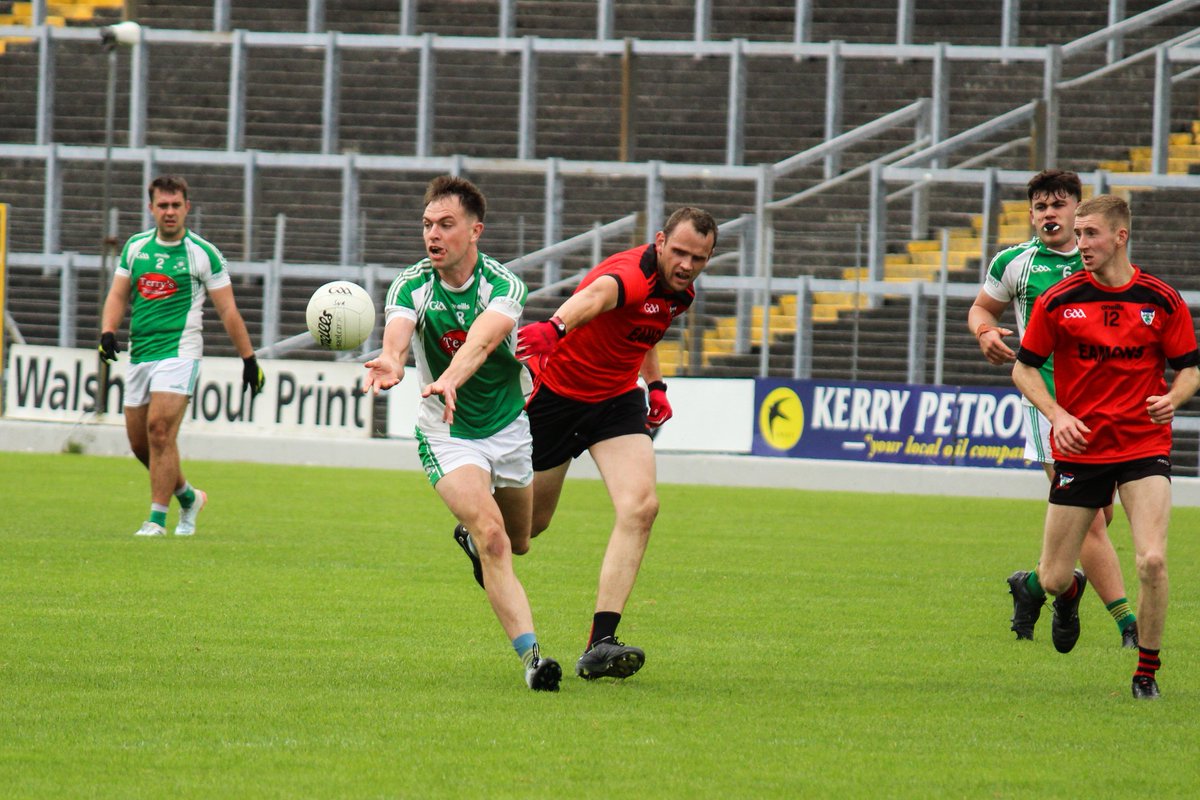fitzgeraldstad's tweet image. 🔥 Another thrilling match concluded yesterday, with Kenmare emerging victorious over Na Gaeil with a score of 0:19 to 1:13. We anticipate even more intense battles on the Fitzgerald Stadium field, dear friends.  #ExcitingMatch #KenmareVsNaGaeil #IntenseBattles #FitzgeraldStadium