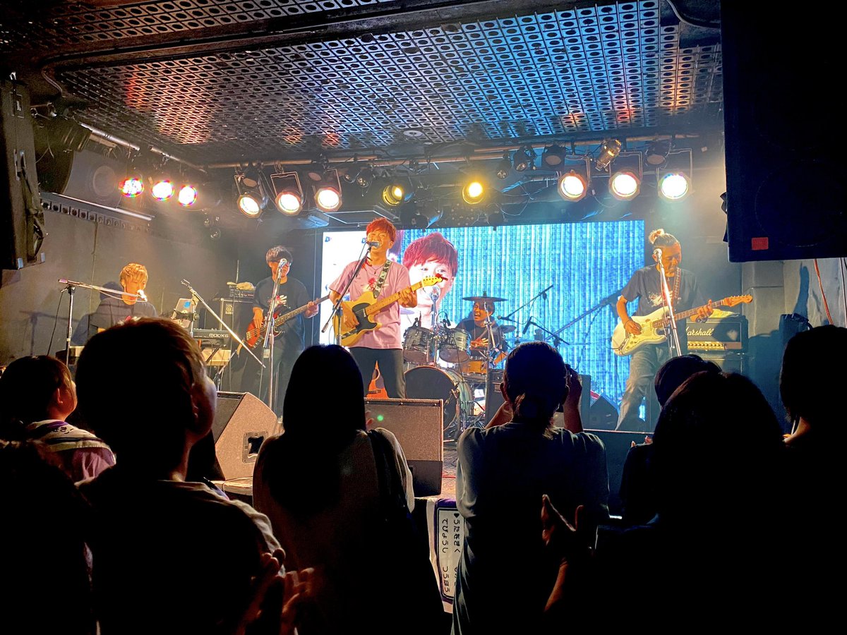 _rina________'s tweet photo. 久々のバンドライブ本当にほんっっとに楽しかったーーー🥹！！！
始まった瞬間のゾクゾクがやばかった😂

昨日ゆっくりアーカイブも見返してまだまだ浸り中～🤤💕

#伊波新
#アラクエ参 https://t.co/UvGK1jBE6W